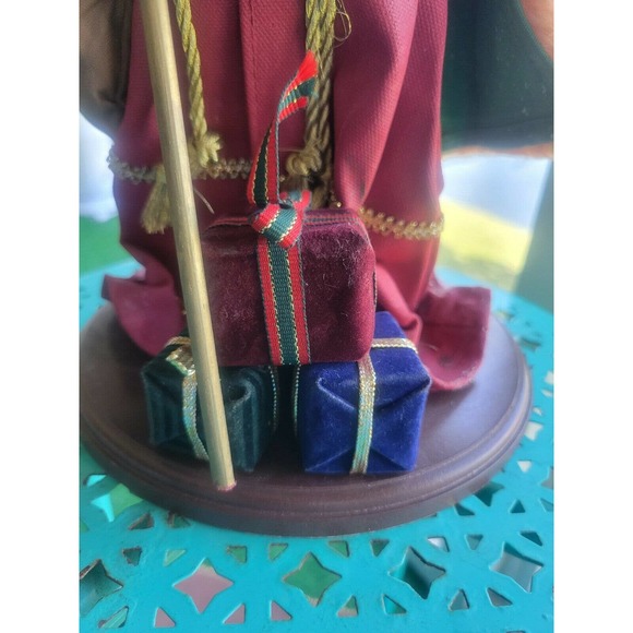 Vtg SANTAS FROM AROUND THE WORLD AMSTERDAM SANTA 1995 LORD & TAYLOR 12" tall - Picture 2 of 11